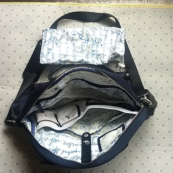 Rare Lululemon Vintage Gym Bag - Picture 4 of 15